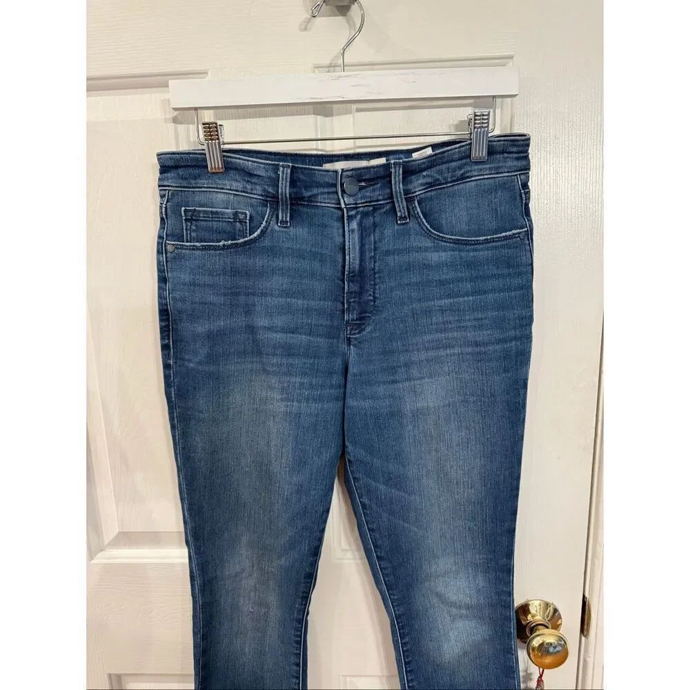 Athleta Sculptek Taper Leg Jeans sz 8 EUC - Picture 3 of 9